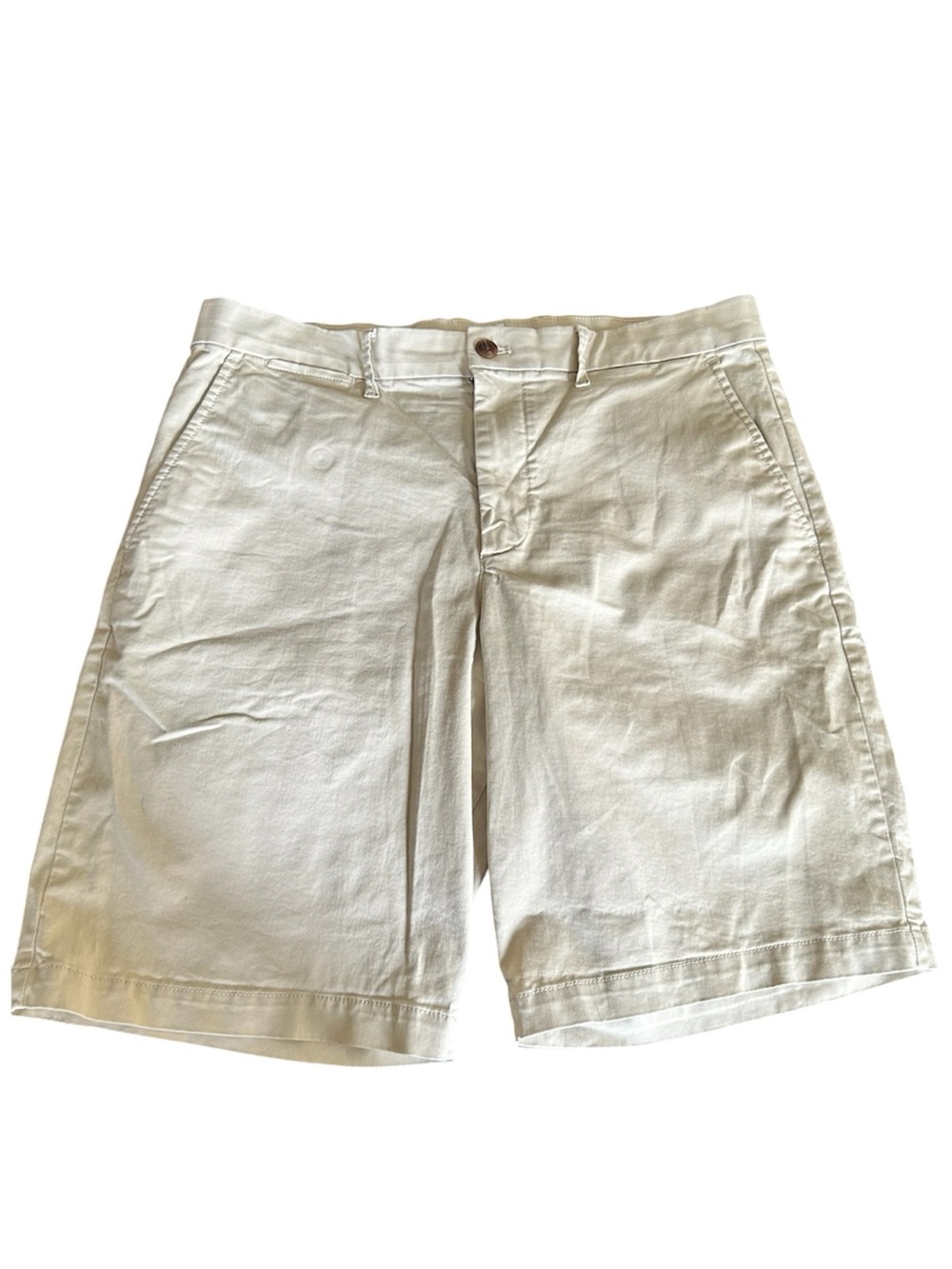 Gap khaki tan 10” shorts